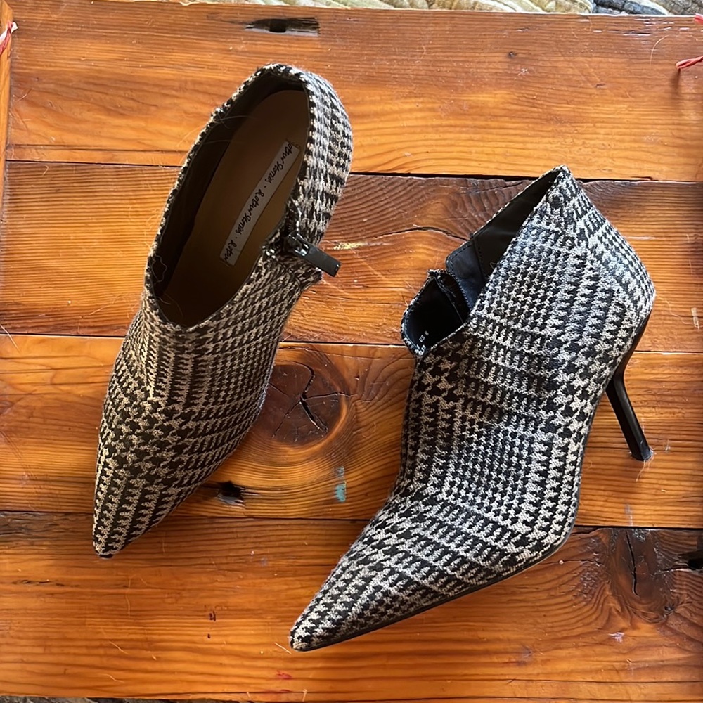 Cute lightly worn shoes
